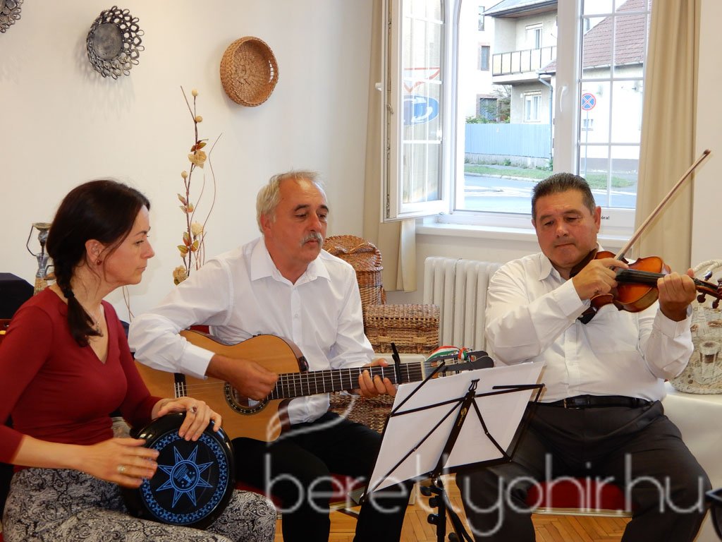 A berettyóújfalui papírfonó kör kiállítása 27